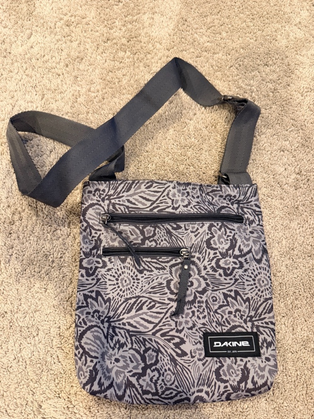 Dakine Grey Floral Messenger Crossbody Bag - Picture 2 of 6